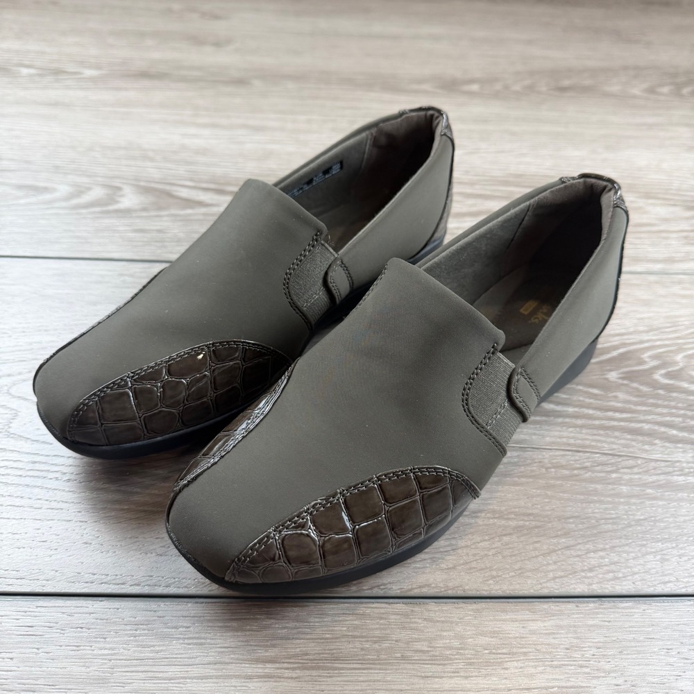 Clarks Women Loafers Cloudsteppers Croc Embossed Slip On Olive Green 8.5W